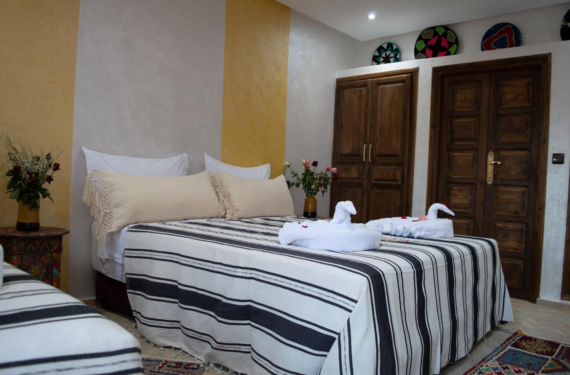 Ferme D'Hote Zomorroda Marrakesh Bagian luar foto