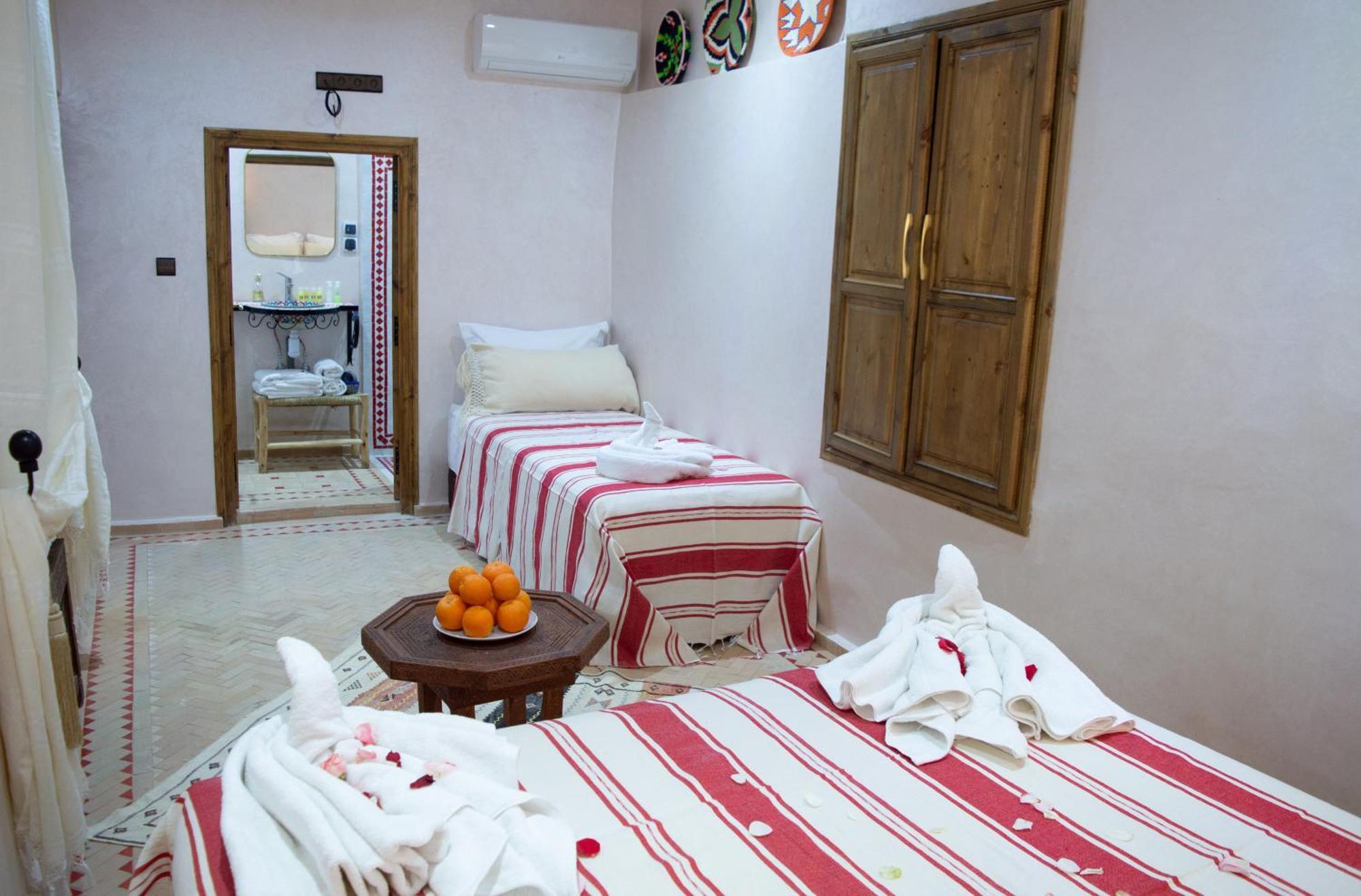 Ferme D'Hote Zomorroda Marrakesh Bagian luar foto